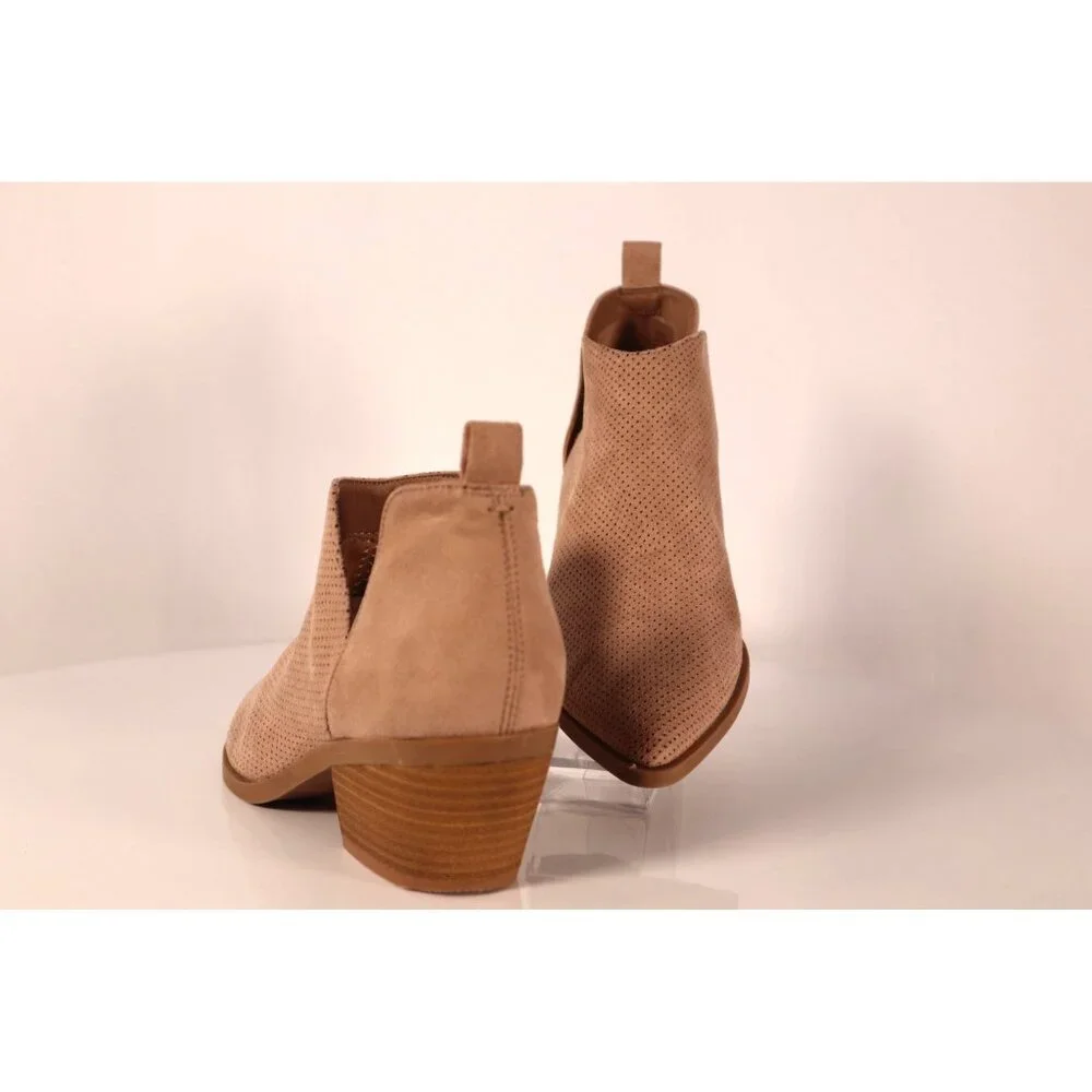 UNIVERSAL THREAD by Perforated Ankle Booties with Stacked Heel Size 6.5‎